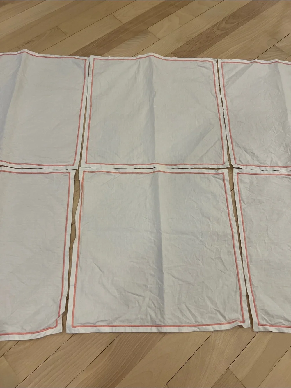 Vintage 1950s Pink Floral Block Print 42” Tablecloth Set 6 Matching Napkins